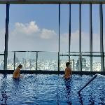 Rooftop pool gym luxury cozy condo free wifi 831