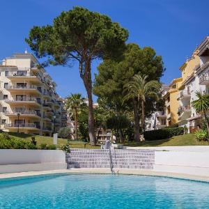 Beachfront Penthouse Sea/mountain Views 3 Balconies Puerto Banus Marbella