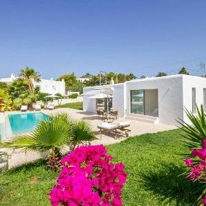 Can German - Minimalistic villa with panoramic sea views and Dalt Vila