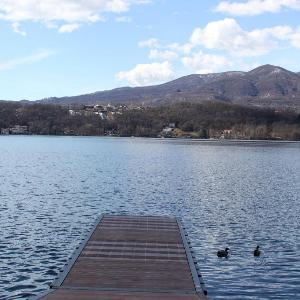 Casa sul lago con vista spettacolare