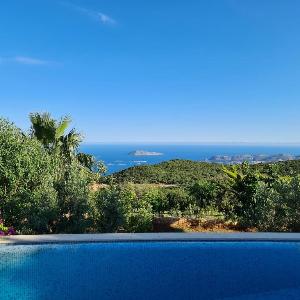 Luxury Villa with independent pool