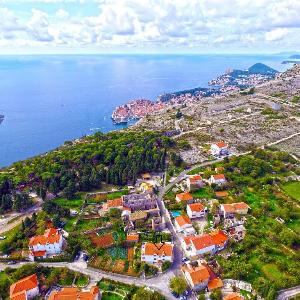 Green Hill Apartment