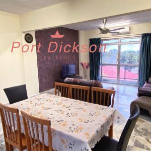 SUPERB FAMILY GETAWAY 4-8pax 3R2B P. Dickson Condo