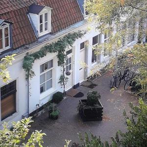 Charming House in Historic Haarlem - with bicycles