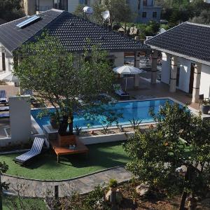 Villa Orchard Bloom with Pool and Jacuzzi 