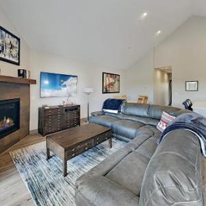 Brand-New Townhome with Private Balcony & Fireplace townhouse