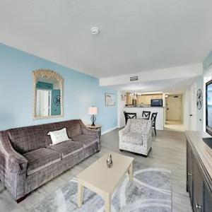 Golden Mile Condo: Pools Lazy River Beach Access condo