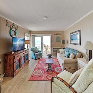 End-Unit Ocean Pier Condo with Ocean Views & Pool condo