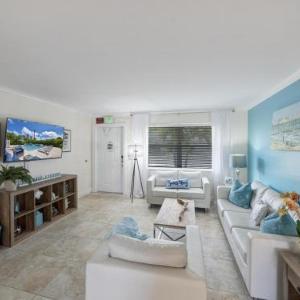 Seas The Day 2 - Newly Renovated 2BR Condo on Singer Island Duplex