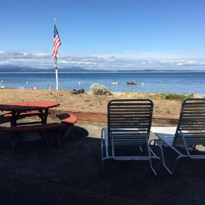 276 -Beachfront cabin on Mutiny Bay