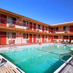 Park Avenue Inn & Suites