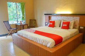 Vaccinated Staff - OYO 2029 Hotel Jatimas, Pangkalpinang