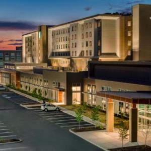 Reardon Auditorium Hotels - Embassy Suites by Hilton Noblesville Indianapolis Conference Center