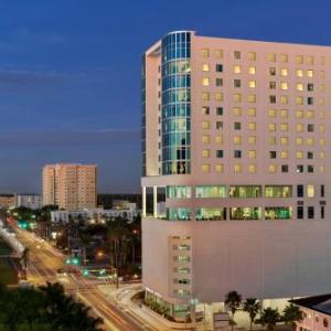 Hotels near Van Wezel Performing Arts Hall - Embassy Suites By Hilton Sarasota