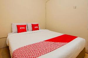 OYO 2045 Hotel 211, Parapat