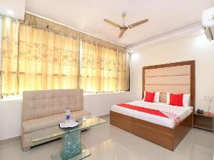 OYO 16462 Hotel Fb, Mohali
