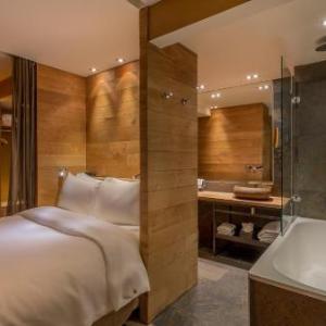 Hidden Hotel By Elegancia