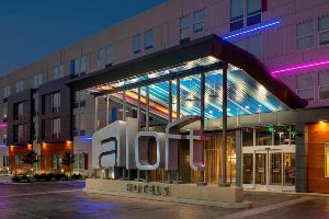 Aloft by Marriott Indianapolis Downtown hotel near Indiana Convention Center & Lucas Oil Stadium