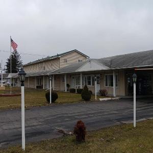 Country Hearth Inn & Suites By OYO Sturgis