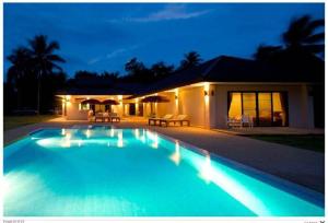 Sleep Soundly By The Sea, Trat