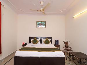 OYO 10361 Hotel Stay @ 23, Noida