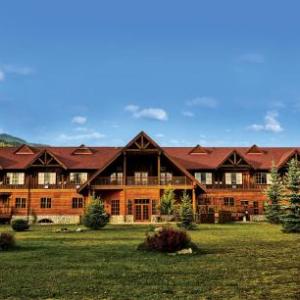 Hotels near Revelstoke Performing Arts Centre - Glacier House Hotel & Resort