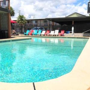 Thunderbird Lodge