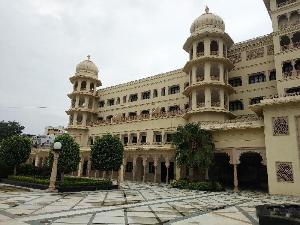 Shree Vallabh Vilas Lords Plaza, Kumbalgarh