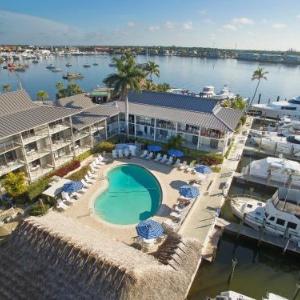 Collier County Fairgrounds Hotels - Cove Inn on Naples Bay