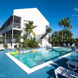 Florida Sports Park Hotels - Marco Island Lakeside Inn