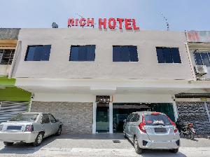 OYO 89495 Rich Hotel, Batu Pahat
