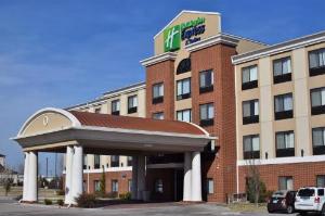 Holiday Inn Express Pratt, an IHG Hotel, Pratt