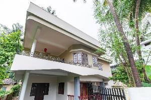 OYO Home 40119 Elegant Stay Kings Circle, Calicut