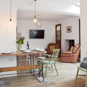 Hotels near Ffwrnes Llanelli - Gwylfa