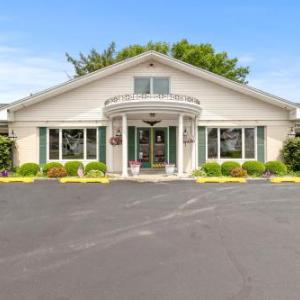 Hotels near Presque Isle State Park - Glass House Inn