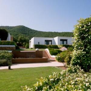 Ibiza Hotels With A Honeymoon Suite Deals At The 1 Hotel Casa Maca Es Trull De Can Palau