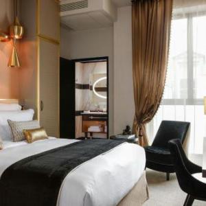 Niepce Paris Curio Collection By Hilton