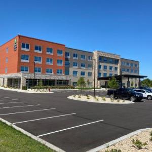 Holiday Inn Express & Suites Madison West - Middleton