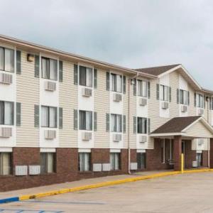 Amerihost Inn & Suites