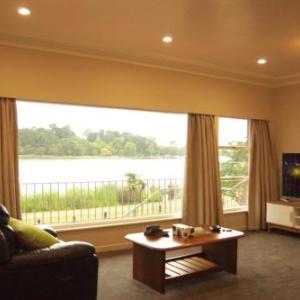 Raglan Club Hotels - Lake Domain Boarding Holiday House