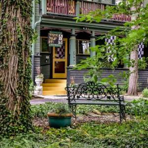 Hotels near Lafayette Square Mall - Stone Soup Inn