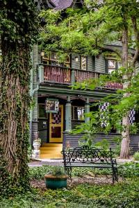 Stone Soup Inn hotel near Indiana Convention Center & Lucas Oil Stadium