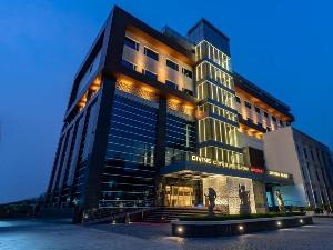 Divine Clarks Inn Suites, Karnal