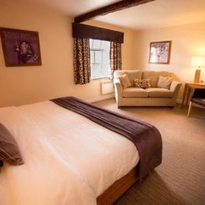 Moor Park Preston Hotels - Guy's Thatched Hamlet