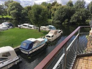 Waterfront House In The Heart Of St Neots, Saint Neots