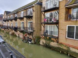 Waterfront Apartment In The Heart Of St Neots, Saint Neots