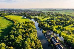 River Ground Floor Apartment - 70 Skipper Way, Saint Neots
