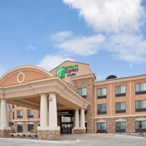 Hotels near Beach Schmidt Performing Arts Center - Holiday Inn Express Hays