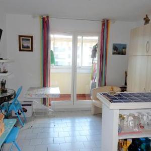 Studio vue partielle mer proche plage Camargue village