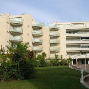 Appartement calme au cœur de Cavalaire climatisé avec terrasse parking et toutes commodités - FR-1-100-233